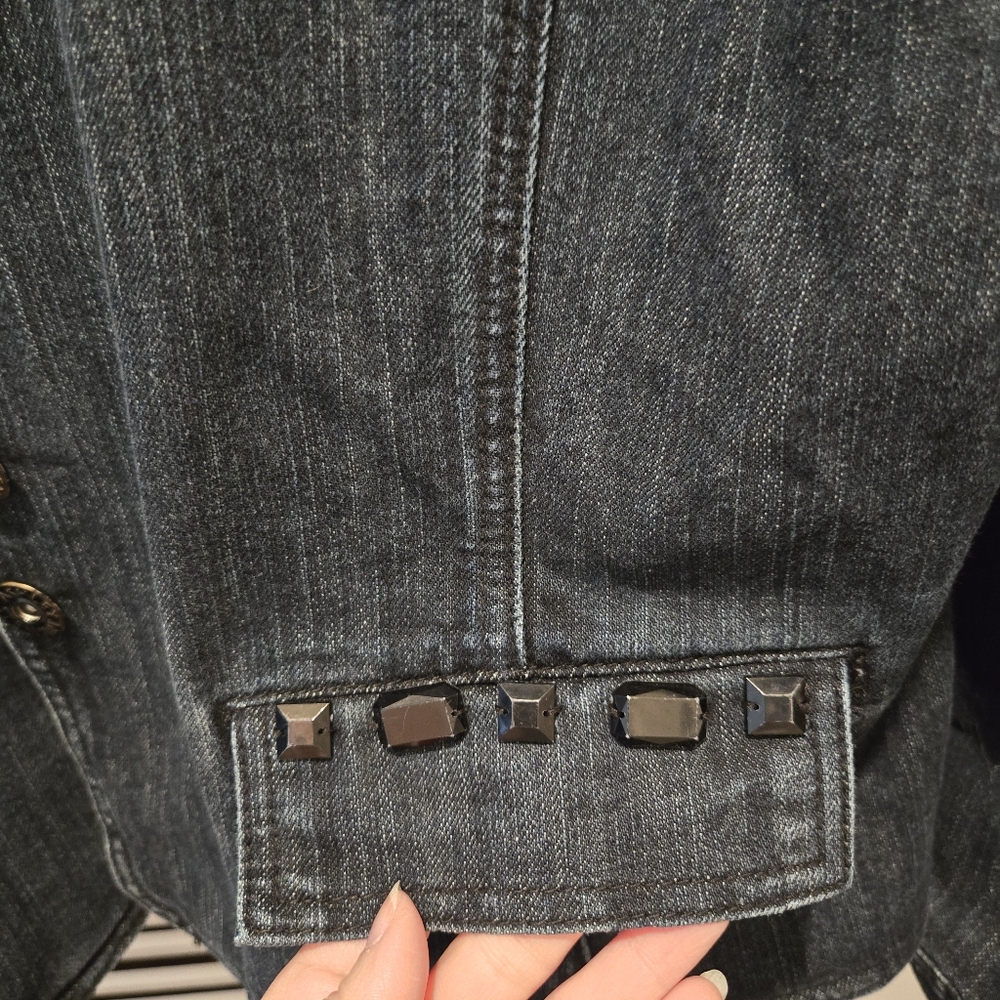 Women's Denim Jacket - Picture 3 of 6